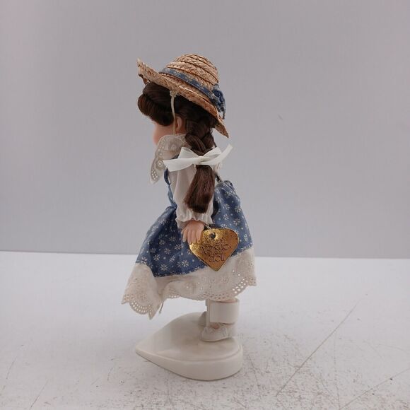 VintageVogue Ginny Flower Time Poseable Vinyl Doll with Stand - Picture 4 of 11